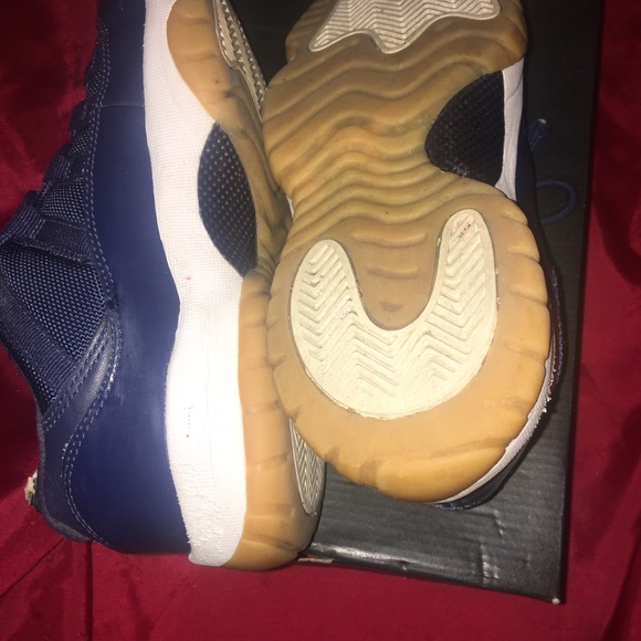 Kids retro 11 low size 6 in excellent condition - Picture 2 of 4